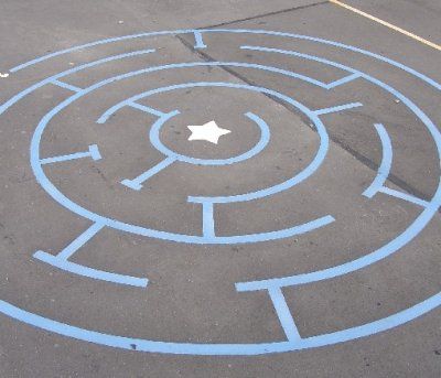 playground paint School Playground Ideas, Playground Markings, Floor Games, Playground Painting, Playground Activities, School Playground Equipment, Outdoor Learning Spaces, Playground Games, Kids Indoor Playground