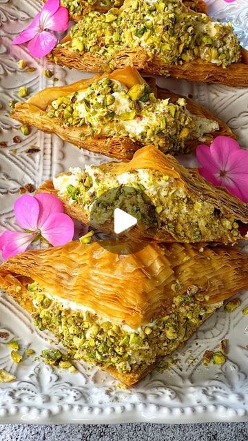 Middle East Sweets, Salty Pastry Recipes, Warbat Bil Ashta Recipe, Filo Dessert, Middle Eastern Appetizers, Phyllo Dough Recipes Dessert, Filo Dough Recipes, Middle Eastern Dinner, Philo Pastry