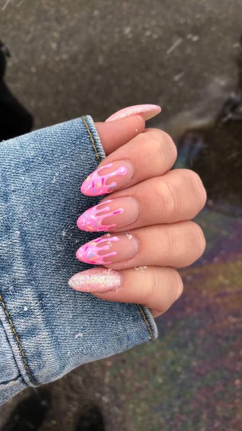 Birthday Nail Art Short, Baking Nail Art, Sprinkle Nail Designs, Heart Confetti Nails, Cotton Candy Nail Designs, Ice Cream Cone Nails, Summer Birthday Nails Almond, Sprinkle Nail Art, Ice Cream Nails Designs