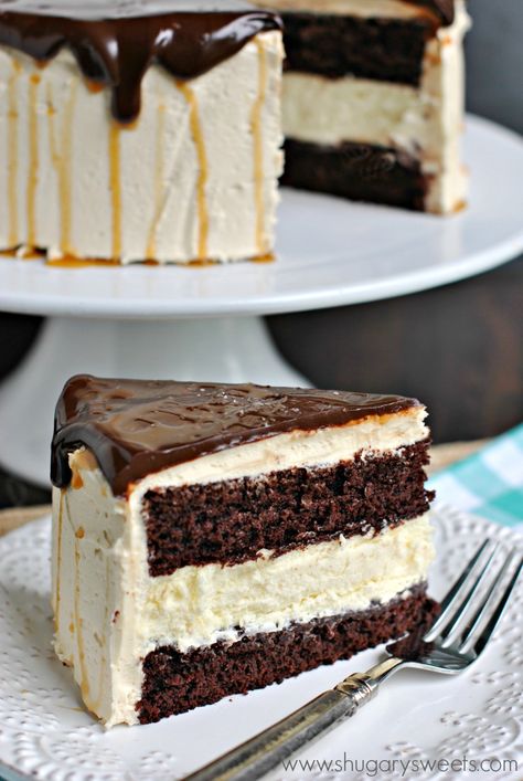 Salted Caramel Cheesecake Cake: delicious chocolate layered cake with a cheesecake center! Frosted with creamy salted caramel buttercream and chocolate ganache! Cake With Cheesecake Layer, Chocolate Cake With Cheesecake, Cake Combinations, Caramel Chocolate Cheesecake, Chocolate Cheesecake Cake, Super Torte, Cheesecake Cake Recipes, Cheesecake Layer, Beaux Desserts