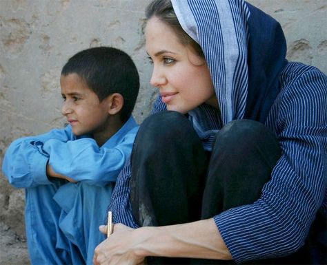 Angelina Jolie Movies, Angelina Jolie Makeup, Needy People, Humanitarian Work, Raising Girls, People In Need, Famous Celebrities, Angelina Jolie, Reality Tv