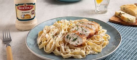 Chicken Fettuccine Alfredo - Bertolli Bertolli Recipes, Chicken Margherita, Chicken Fettuccine Alfredo, Pasta Recipes Alfredo, Chicken Fettuccine, Pasta Sides, Alfredo Recipe, Fettuccine Alfredo, Alfredo Pasta