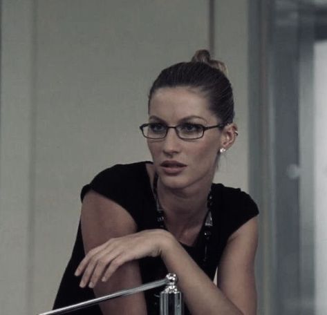 Gisele Devil Wears Prada, Giselle Devil Wears Prada, Devil Wears Prada Gisele, Gisele Bundchen The Devil Wears Prada, Serena Devil Wears Prada, Gisele Bundchen Devil Wears Prada, Gisele Bundchen Icons, Library Core, Darcy Pride And Prejudice