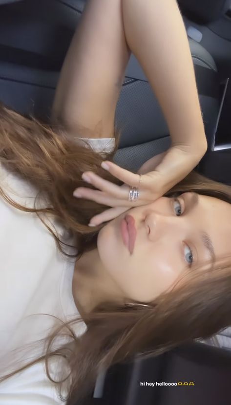 Maddie Ziegler Snapchat, Maddie Ziegler Instagram, Kenzie Ziegler, Mackenzie Ziegler, Maddie Ziegler, Teen Vogue, Beauty Tutorials, Beauty Box, Dance Moms