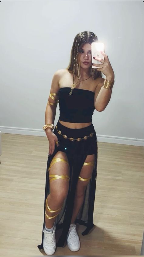 Cleópatra Costume Outfit Halloween, Cleopatra Halloween Costume Outfit, Greek Goddess Costume Aesthetic, Ideas Disfraz Mujer, Dark Goddess Costume, Egyptian Halloween Costume, Cleopatra Outfit, Cleopatra Halloween Costume, Cleopatra Halloween