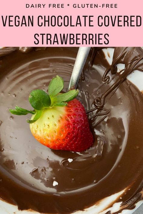 Vegan Chocolate Dipped Strawberries, Vegan Chocolate Covered Strawberries, Melted Chocolate Recipes, Vegan Blueberry Muffins, Vegan Chocolate Recipes, Fair Trade Chocolate, Healthy Chocolate Recipes, Healthy Candy, Chocolate Fruit