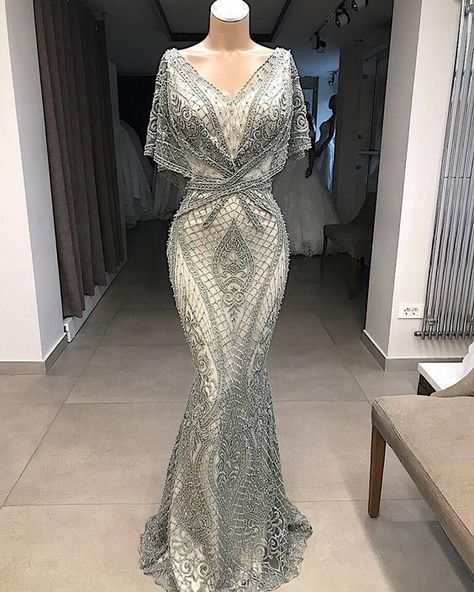 b29eed44276144e4e8103a661f9a78b7 Modest Evening Dresses, Split Prom Dresses, Modest Evening Dress, Mermaid Evening Gown, Instagram Dress, Lace Bridesmaids, فستان سهرة, Lace Bridesmaid Dresses, Bride Gowns