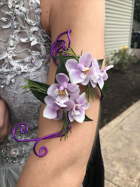 Upper Arm Corsage Prom, Arm Cuff Corsage Prom, Enchanted Forest Corsage, Arm Corsage Prom, Arm Corsage, Prom Corsage Pink, Persephone Costume, Arm Jewellery, Flowers Costume