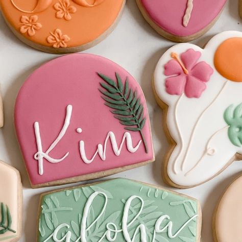 Jess Linstra on Instagram: "Aloha summer 🌺  #cookies #njcookies #cookiesofinstagram #decoratedsugarcookies #birthdaycookies #luauparty🌺" Hawaii Cookies Decorated, Luau Cookies Decorated, 21st Birthday Sugar Cookies, 21st Birthday Cookies, Luau Cookies, Birthday Sugar Cookies, Cutout Cookie, Aloha Summer, Summer Cookies