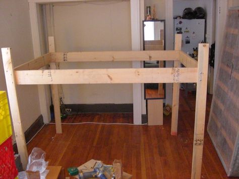 8 Steps to building your own Elevated Bed Elevated Bed Frame, Diy Twin Bed Frame, Tall Platform Bed, Raised Platform Bed, Tall Bed Frame, Bed Riser, Diy Twin Bed, Raised Bed Frame, Diy Beds