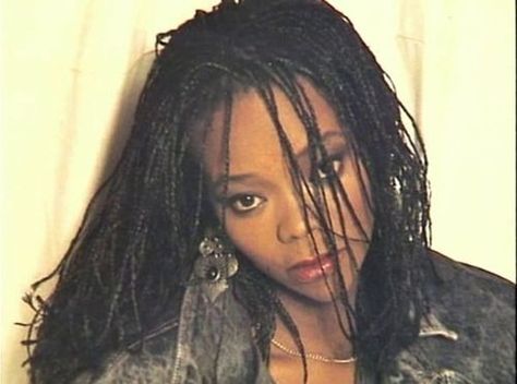 The late Brenda Fassie Brenda Fassie, Bob Marley Art, South African Fashion, Vintage Black Glamour, African Artists, Goddess Energy, African Music, Beauty Icons, Iconic Women