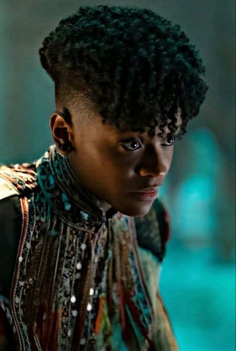 Shuri’s Black Panther Shuri Hair Wakanda Forever, Wakanda Forever Pfp, Princess Shuri Wakanda Forever, Black Panther 2 Shuri, Black Panther Shuri Wallpaper, Black Panther Wakanda Forever Namor, Shuri Wakanda Forever Wallpaper, Shuri Hair, Letitia Wright Wallpaper