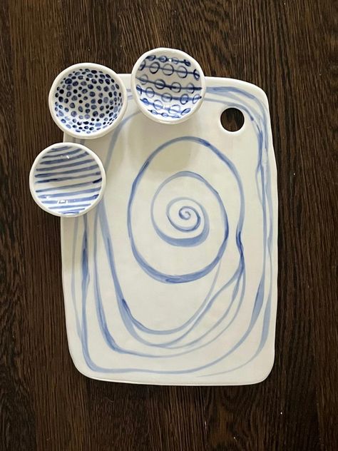 SheilaFoxPottery - Etsy Cheese Charcuterie Board, Coastal Casual, Ceramic Techniques, White Pottery, Ceramics Ideas Pottery, Beautiful Plates, Gifts For Cooks, Handmade Bowl, Pottery Designs