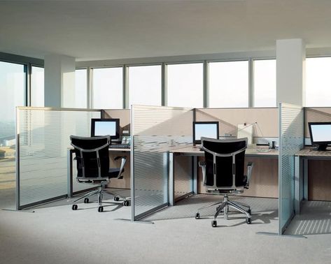 Glass Cubical Office, Cubicle Office Layout, Modern Cubicle Workspaces, Office With Partition, Office Partition Ideas, Office Partition Design, Call Center Design, Modern Office Partitions, Modern Office Cubicle