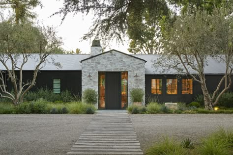 LEWIS RESIDENCE — GSLA Studio Amber Lewis, Woodland Hills, Rustic Materials, Amber Interiors, Home Landscaping, Home Exteriors, Indoor Outdoor Living, Landscape Architect, Home Exterior