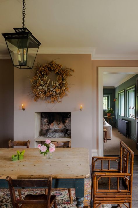 Country Apartment, Bruton Somerset, Country Dining Rooms, English Country Style, Historic Mansion, Cabinetry Design, Traditional Furniture, Best Interior, Somerset