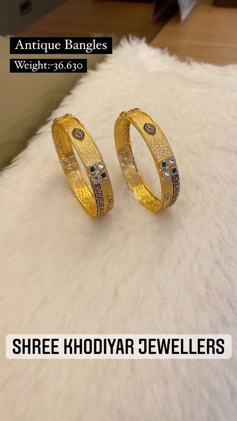 Bridal Jewellry, Glass Wallpaper, Plain Gold Bangles, Rajasthani Bride, Antique Bangles, Fancy Glasses, Rajputi Jewellery, Gold Bangles Indian, Delicate Gold Jewelry