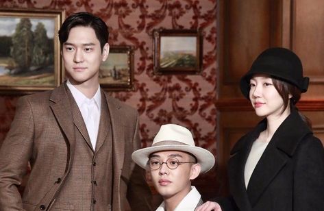 The time travel genre K-drama "Chicago Typewriter" starring Yoo Ah In, Im Soo Jung, and Go Kyung Pyo impressed many with its beautifully written script and brilliant actors who portrayed the characters. Almost five years after, where are the drama's cast now? #ChicagoTypewriter #YooAhIn #ImSooJung #GoKyungPyo Chicago Typewriter Kdrama, Move To Heaven, Yoo Ahin, Prison Playbook, Chicago Typewriter, Doctor John, Go Kyung Pyo, Dramas To Watch, Korean Couple Photoshoot