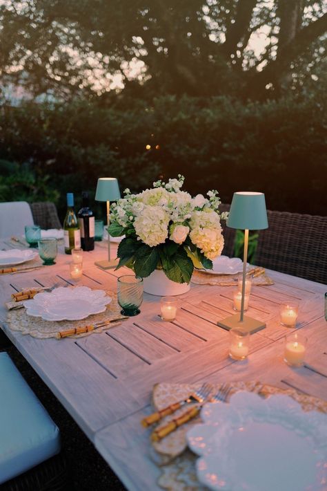 Summer Hosting, Outdoor Dinner Parties, Nancy Meyers, Outdoor Dinner, Backyard Spaces, Backyard Party, Summer Dinner, Outdoor Party, Outdoor Entertaining