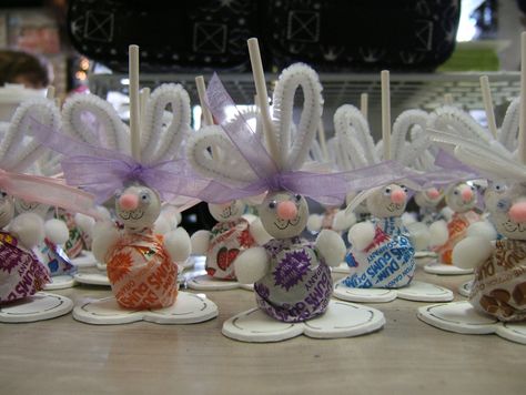 cute easter basket ideas - Google Search Bunny Pops, Show Ideas, Classroom Treats, Show Time, Easter Goodies, Holiday Snacks, Ideas For Easter, Easter Craft, Craft Show