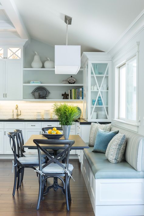 breakfast nook | Gilmore Design Studio Built In Dining Bench, Seating In Kitchen, Banquette Seating In Kitchen, Banquet Seating, Nook Table, Corner Seating, Kitchen Banquette, Kitchen Seating, House Of Turquoise