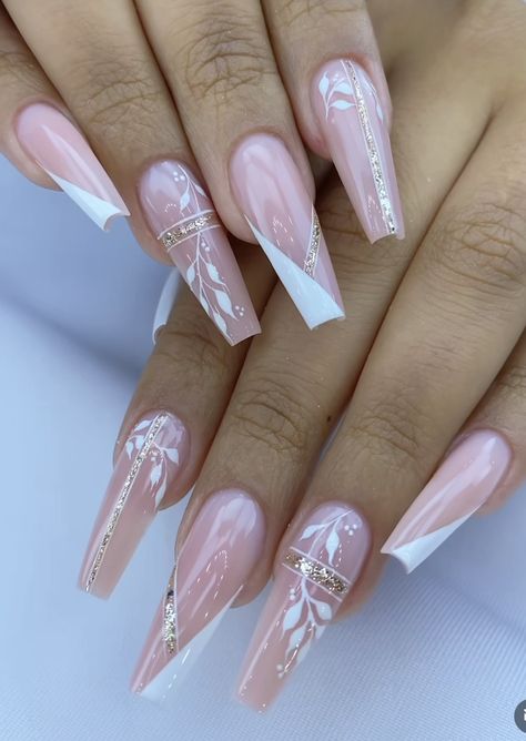 Ballerina Nails Wedding, White Nails With Designs Coffin, White Coffin Nails Design, Nail Ideas For Brides Wedding Day, Nails Ballerina Design, French With Design Nails, French Nails Ballerina, Wedding Nails For Bride Lace Art Designs, Nail Art Mariage