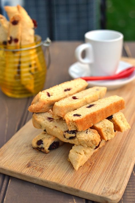 Almond-Cranberry Biscotti (Eggless Recipe) Eggless Biscotti Recipe, Cranberry Biscotti Recipe, Cranberry Almond Biscotti, Easy Biscotti Recipe, Cranberry Biscotti, Fruity Cookies, Italian Butter Cookies, Italian Cookie Recipes, Eggless Recipes