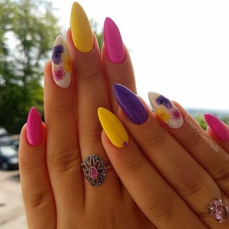 Yellow Nail Art, Lovely Nails, Latest Nail Art, Spring Nail Art, Trendy Nail Art, Yellow Nails, Gel Nail Designs, Hot Nails, Nail Designs Spring