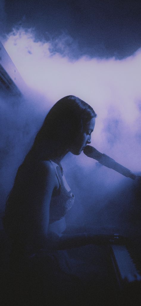 #oliviarodrigo #gutsworldtour #concert #olivia #wallpaper #lockscreen #dark Olivia Rodrigo Fall Wallpaper, Olivia Rodrigo Playing Piano, Olivia Rodgrio Concert Outfit, Guts Wallpaper Olivia Rodrigo, Stranger Olivia Rodrigo, Olivia Rodrigo Guts Wallpaper, Guts Olivia Rodrigo Wallpaper, Olivia Rodrigo Wallpaper Iphone, Dark Atheistic