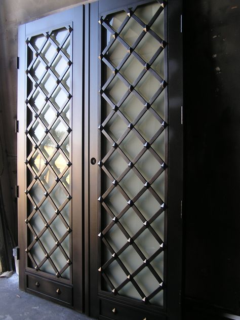 Pintu Ganda, Security Door Design, Pintu Interior, Porte In Ferro, Exterior Door Designs, Grill Gate Design, Metal Doors Design, Steel Door Design, Iron Door Design