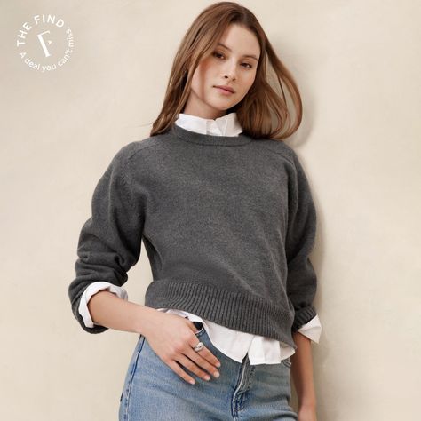 Banana Republic Factory Crewneck Sweater Outfit, Sweater Outfit Women, Crew Neck Sweater Outfit, Soft Sweaters, Arm Cuffs, Fall Styles, 2024 Style, Arm Cuff, Banana Republic Factory