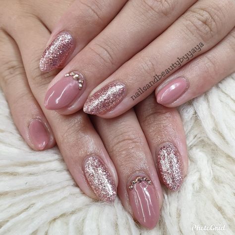 Rose Gold Gel Manicure, Dusty Pink Nails Rose Gold, Rose Gold And Pink Nails, Dusty Rose Nails Design, Baby Pink Nails Design, Gel Nails Rose, Gold Nails Gel, Rose Gold Nails Gel, Engagement Nails Designs