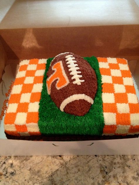 Tennessee football cake Cleveland Browns Birthday Cake, Tennessee Vols Birthday Cake, Tennessee Vols Grooms Cake, Tennessee Football Cake, Tennessee Grooms Cake, Tennessee Cake, Chelsea Football Cake, Football Cake Decorations, Tennessee Vols Football