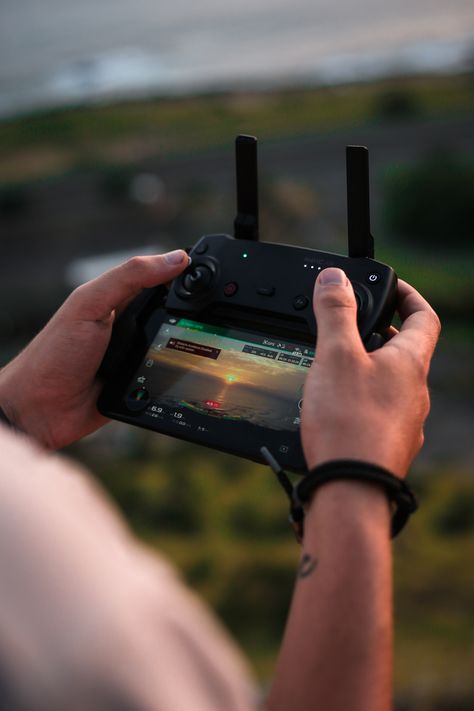 DJI Drone Remote controler . #dji #drone #remote #tech #technology Drone Photoshoot, Drone Pics, Iron Man Poster, Drone Business, Remote Control Drone, Drone For Sale, Drone Racing, Dji Drone, Drone Pilot