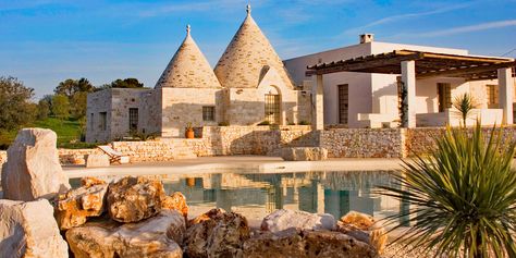 Traditional and contemporary, glamorous and rustic: a gorgeous trulli villa that’s perfect for friends and families (sleeps 8-10) Lake Style, Fairytale House, Eco Hotel, Italian Home, Puglia Italy, Southern Italy, Outdoor Kitchen Design, Backyard Ideas, Puglia