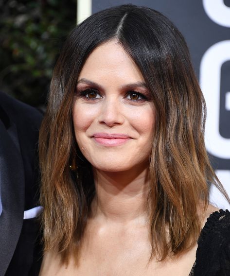 Rachel Bilson’s Golden Highlights Made For The Prettiest Red Carpet Debut #refinery29 https://www.refinery29.com/en-us/2020/01/9147949/rachel-bilson-hair-color-golden-globes-2020 Rachel Bilson Short Hair, Rachel Bilson Hair, Wavy Hair Sew In, Med Hair, Subtle Hair Color, Rachel Bilson Style, Brunette Roots, 2nd Wedding, Subtle Balayage