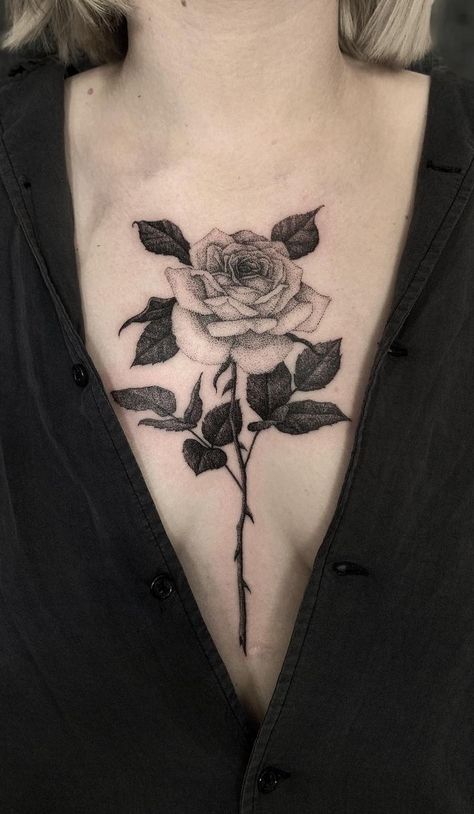 Tattoo Chest Girl, Women Sternum Tattoo, Sternum Tattoos For Women, Bw Tattoo, Rose Chest Tattoo, Sternum Tattoos, Sternum Tattoo Design, Underboob Tattoo Designs, Tattoo Chest