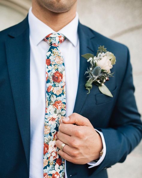 Planning a wedding? We offer great discounts on bulk orders for the best wedding ties money can buy. Click the link to learn more and fill out a wedding inquiry. Groom Wedding Attire, Wedding Groomsmen, Wedding Ties, Wedding Goals, Groom Attire, Wedding Wishes, Groom Style, Groom And Groomsmen, Wedding Poses