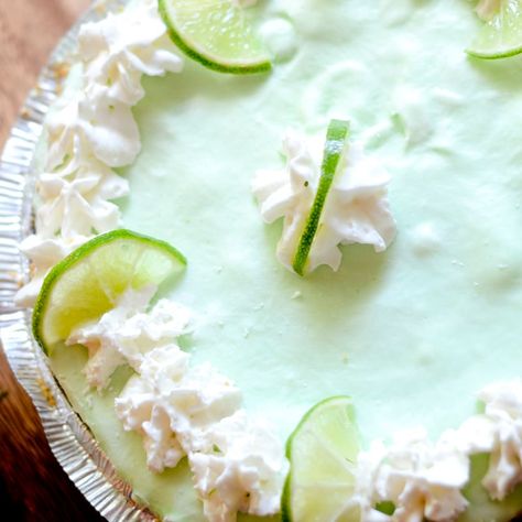 Weight Watchers Key Lime Pie - Recipe Diaries Weight Watchers Key Lime Pie Recipe, Weight Watcher Recipes, Key Lime Pie Easy, Key Lime Pie Recipe, Lime Pie Recipe, Keylime Pie Recipe, Weight Watchers Recipes Desserts, Easy Pie Recipes, Ww Desserts