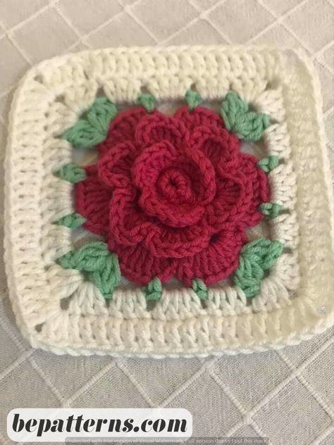 Beginner Crochet Granny Squares | Easy Tutorial Crochet Flower Granny Square Pattern, Crochet Flower Squares, Granny Square Crochet Patterns Free, Crochet Tutorial Pattern, Crochet Bedspread Pattern, Crochet Motif Patterns, Crochet Hexagon, Kawaii Crochet, Crochet Square Patterns