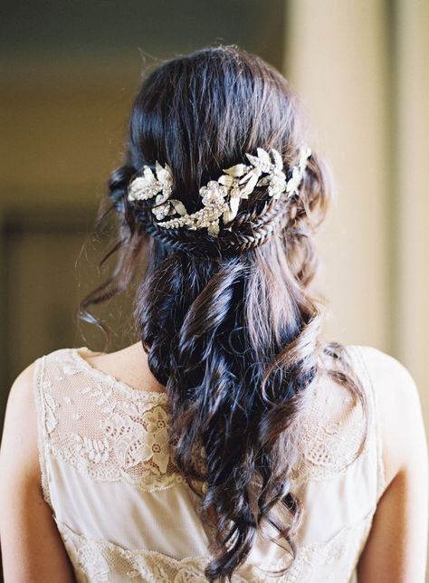 41 Gorgeous Half-Up, Half-Down Wedding Hairstyles Wedding Hairdo, Grecian Wedding, Wedding Hair Colors, Wedding Hair Side, Wedding Hair Half, Half Up Half Down Wedding, Elegant Wedding Hair, Wedding Hairstyles With Veil, Best Wedding Hairstyles