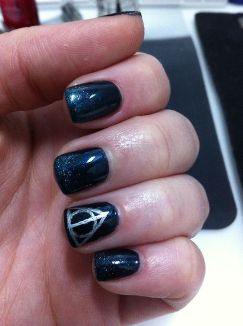 31 Nails Challenge - Inspired By A Book Deathly Hallows Nails, Simple Harry Potter Nails, Hp Nails, Nails Challenge, Harry Potter Nails Designs, Potter Nails, Harry Potter Nail Art, Harry Potter Nails, Nails Art Designs