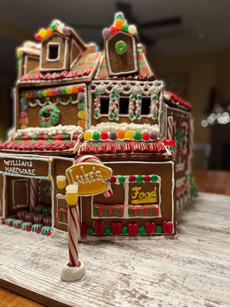 Nutcracker Gingerbread House, Gingerbread House Ideas Funny, Gingerbread Houses Aesthetic, Gilmore Girls Christmas, Christmas Sleepover, Gingerbread House Ideas, Gingerbread House Designs, Gingerbread Party, The Best Dessert