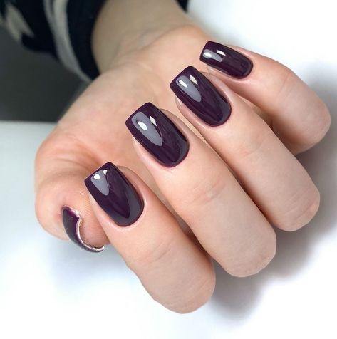 Best Dark Fall Nail Colors and Designs 26 Ideas: Gel, Acrylic, Dip Powder & More Darker Nails Colors, Purple Black Nails Acrylic, Dark Fall Gel Nails, Dark Colored Nail Ideas, Short Dipped Nails, Dark Grey Nail Ideas, Dip Short Nails, Dip Powder Nail Colors, Dark Fall Nail Colors