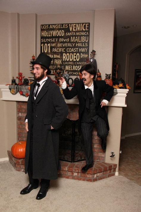 Abraham Lincoln and John Wilkes Booth - Couples Costume Abraham Lincoln Costume Diy, John Wilkes Booth Costume, Abe Lincoln Costume, Abraham Lincoln Costume, Diy Costumes Men, Assassin Costume, John Wilkes Booth, Beard Costume, Twin Day