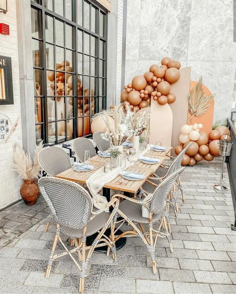 Small Intimate Bridal Shower Ideas, Restaurant Engagement Party, Bridal Shower At Restaurant, Small Engagement Party Ideas At Home, Small Engagement Party, Shower Vibes, Terracotta Kitchen, Brunch Decor, Small Restaurant