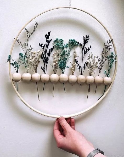 Floral Wreath to DIY - Just Hoops, Beads & Dried Flowers | Hometalk Wooden Beads Wall Art, Wreath With Wooden Beads, Diy Wooden Beads Decor, Wood Bead Christmas Wreath, Wooden Hoop Crafts, Diy Dried Flower Wreath, Wooden Bead Crafts Diy, Wood Bead Projects, Crafts With Wooden Beads