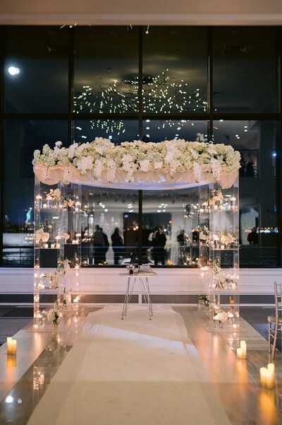 Lucite Chuppah, Acrylic Chuppah, Luxury Winter Wedding, Chuppah Flowers, Chuppah Decor, Hanging Florals, Wedding Chuppah, Jewish Wedding Ceremony, Wedding Ceremony Photos