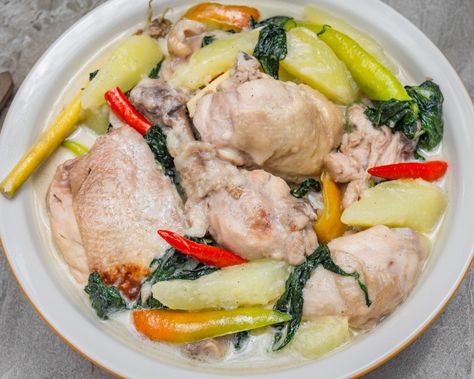 Ginataang Manok Recipe, Ginataang Manok, Recipes Using Coconut Milk, Philippine Cuisine, Filipino Dish, Steamed White Rice, Tilapia Recipes, Coconut Sauce, Filipino Dishes