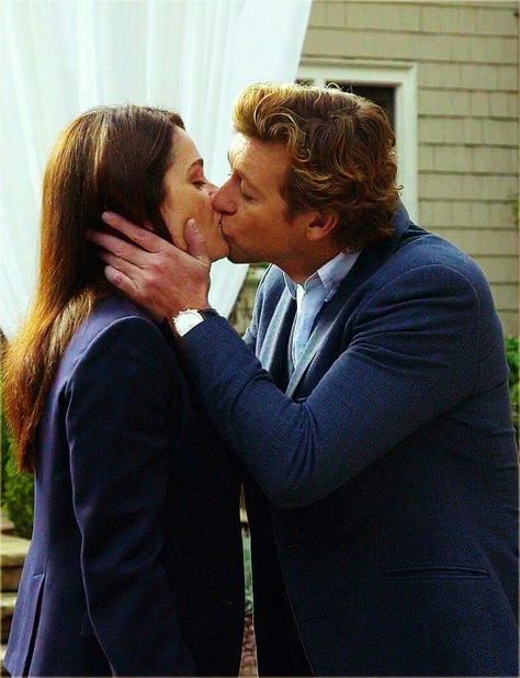 Heart is melting for my favorite OTP! Who could not love them? They're perfect!♡♡♡ I Love Simon, In The Air Tonight, Patrick Jane, Love Simon, Robin Tunney, Classic Television, Simon Baker, The Mentalist, Movie Couples